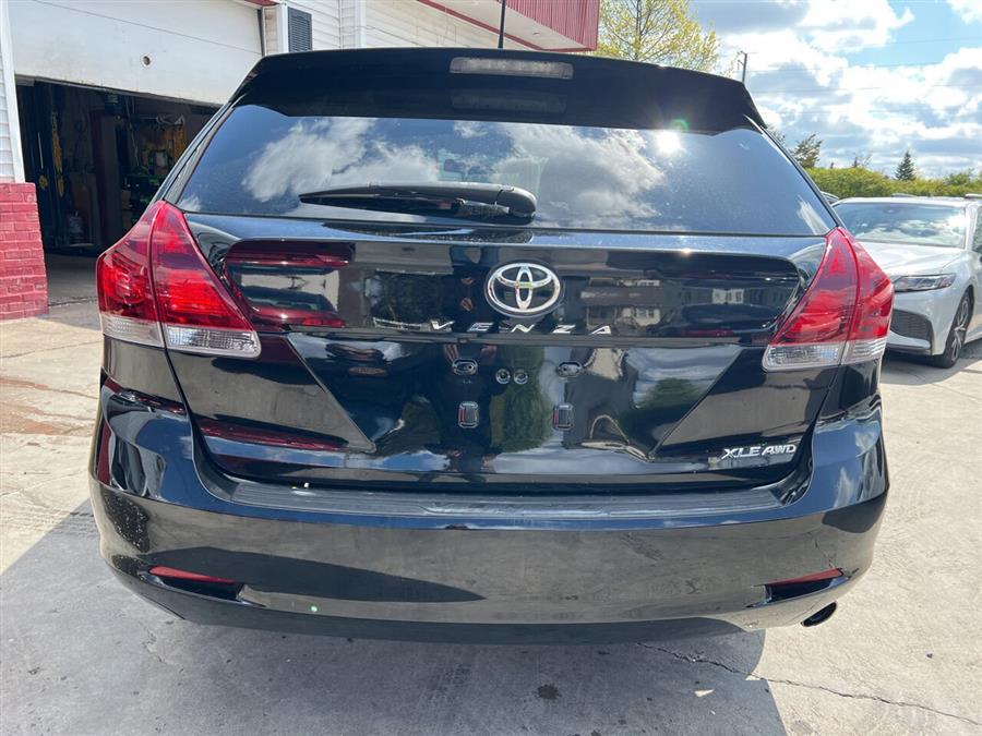 2013 Toyota Venza LE photo