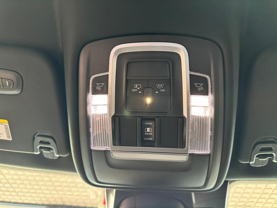 2021 RAM 1500 rebel 4x4 Crew Cab 6''4