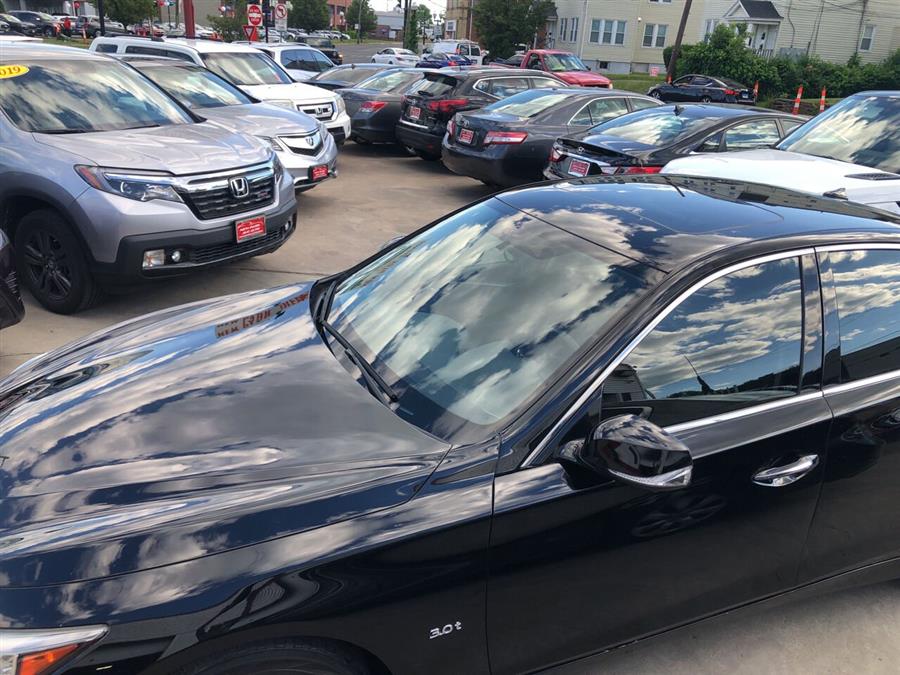 2017 Infiniti Q50 3.0T Premium AWD 4dr Sedan photo