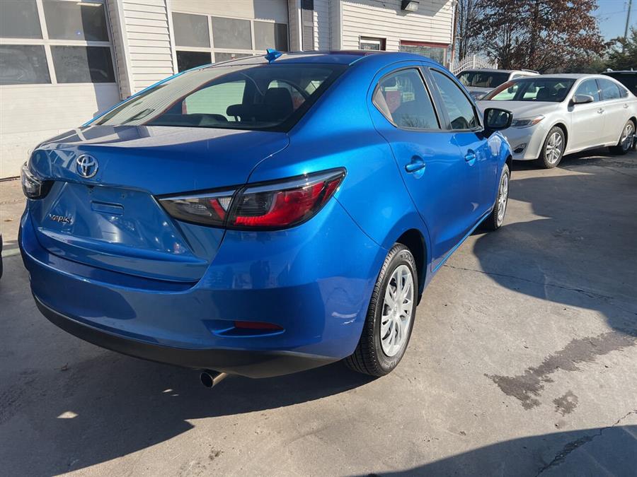 2019 Toyota Yaris L 4dr Sedan 6A photo