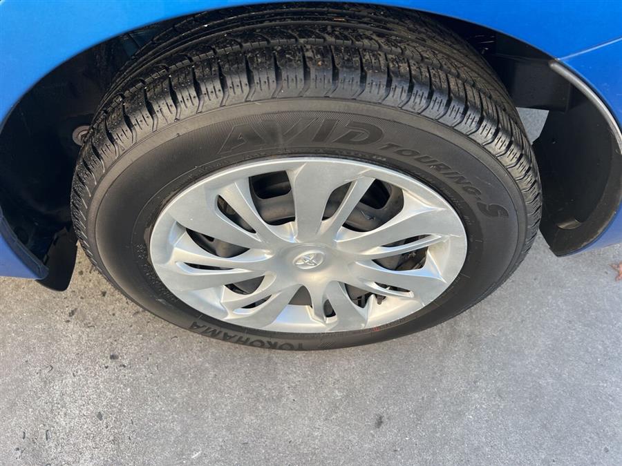 2019 Toyota Yaris L 4dr Sedan 6A photo