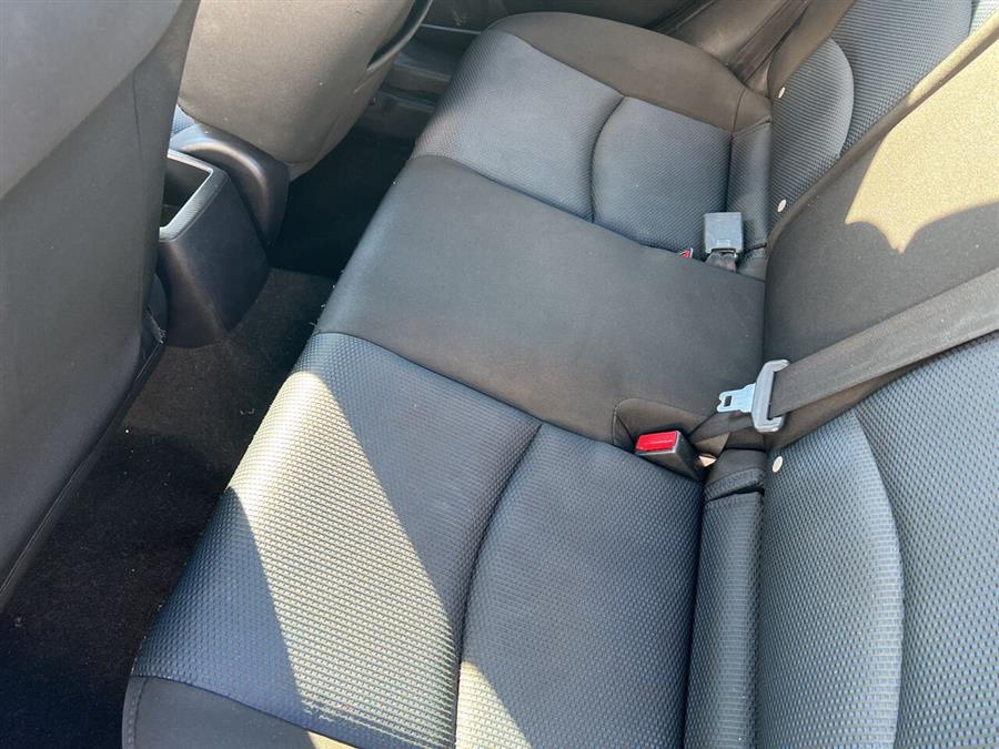 2019 Toyota Yaris L 4dr Sedan 6A photo