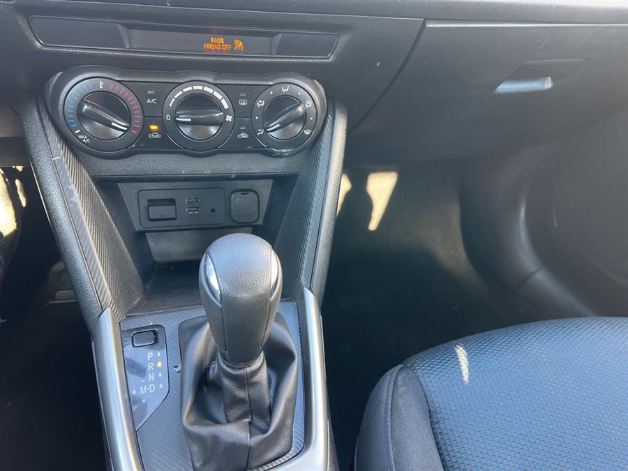 2019 Toyota Yaris L 4dr Sedan 6A photo