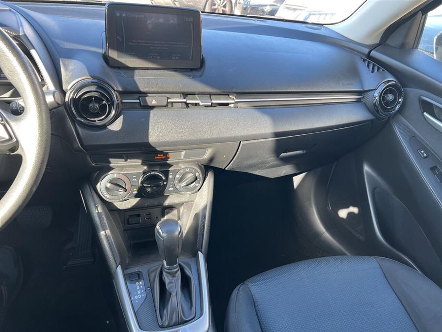 2019 Toyota Yaris L 4dr Sedan 6A photo