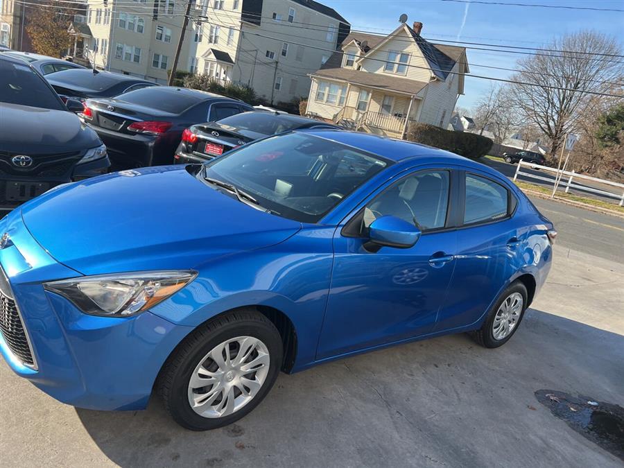 2019 Toyota Yaris L 4dr Sedan 6A photo