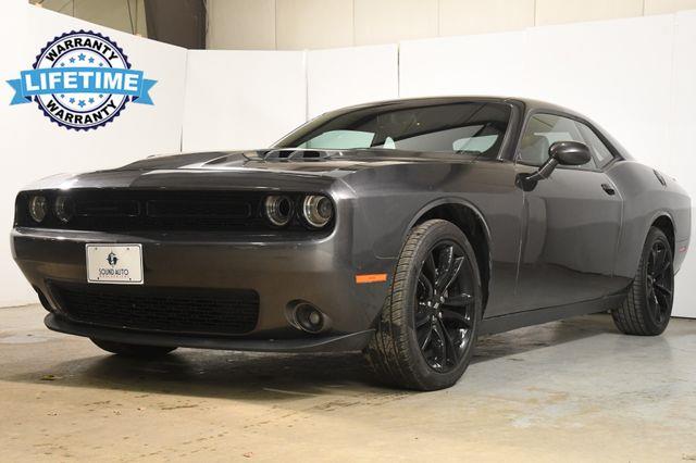 2017 Dodge Challenger SXT Plus photo
