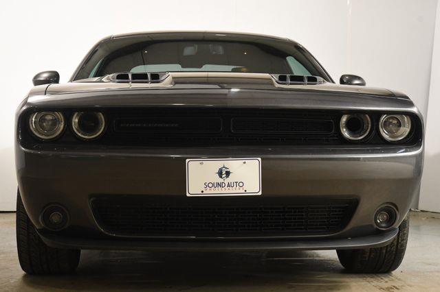 2017 Dodge Challenger SXT Plus photo