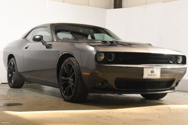 2017 Dodge Challenger SXT Plus photo