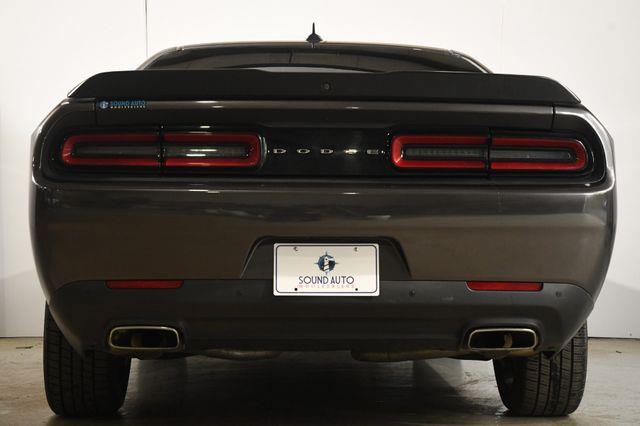 2017 Dodge Challenger SXT Plus photo