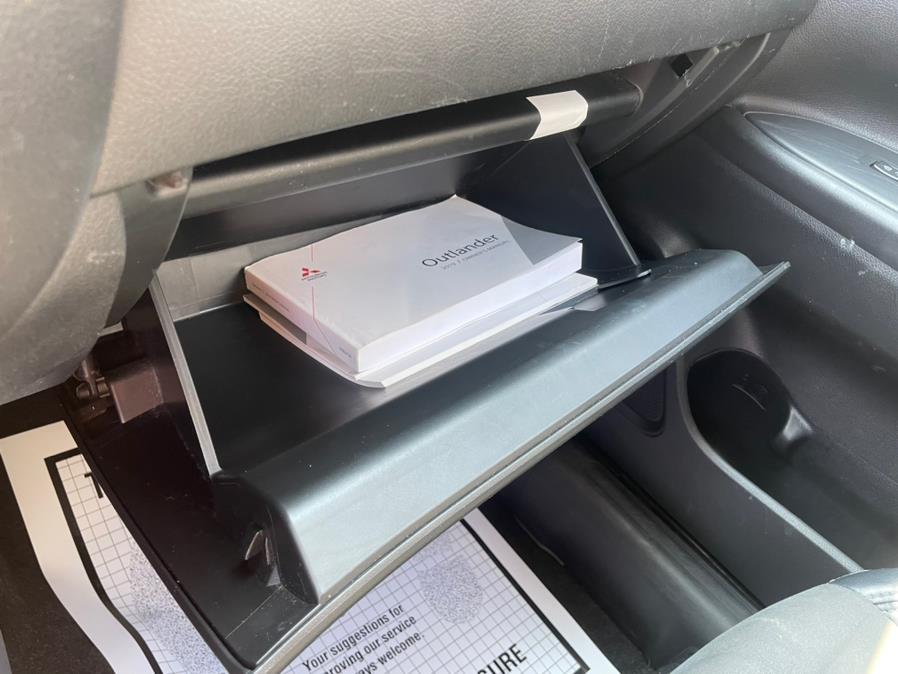 2019 Subaru Outlander SE photo