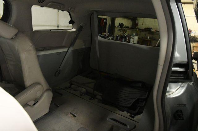 2014 Toyota Sienna XLE 7-Passenger photo