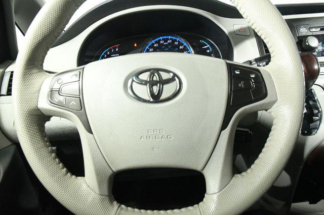 2014 Toyota Sienna XLE 7-Passenger photo