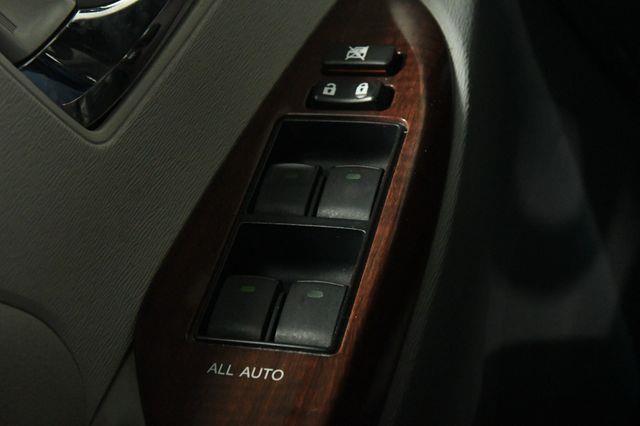 2014 Toyota Sienna XLE 7-Passenger photo