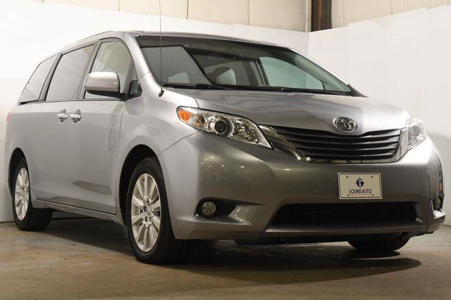 2014 Toyota Sienna XLE 7-Passenger photo
