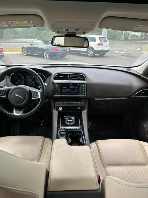2018 Jaguar F-Pace 20d Prestige AWD photo