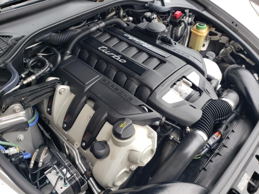 2011 Porsche Panamera Turbo photo