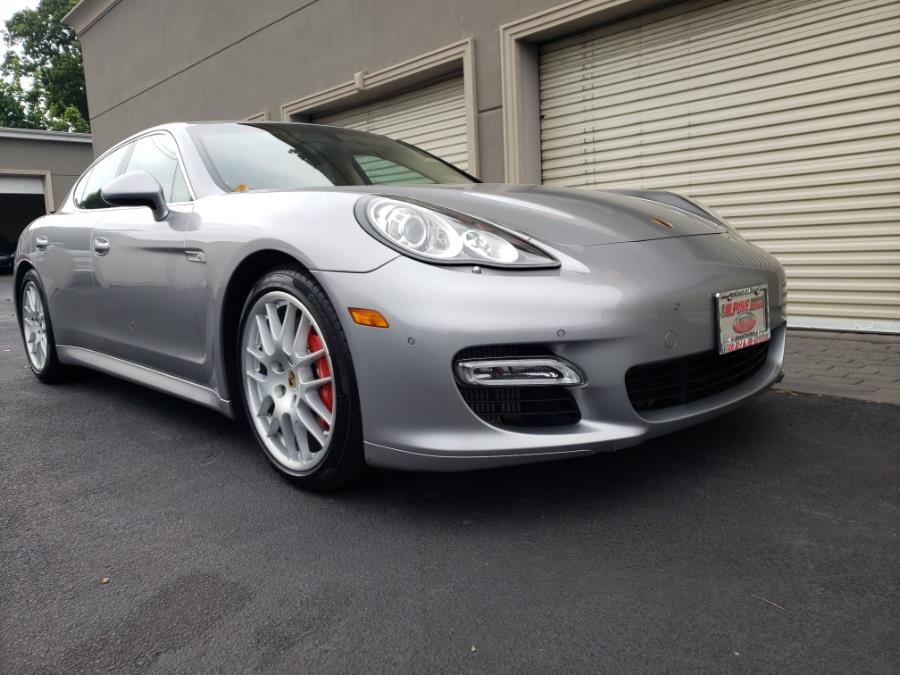 2011 Porsche Panamera Turbo photo