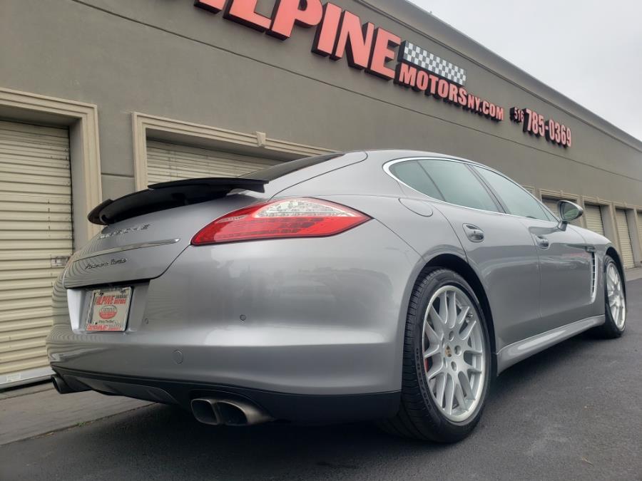 2011 Porsche Panamera Turbo photo