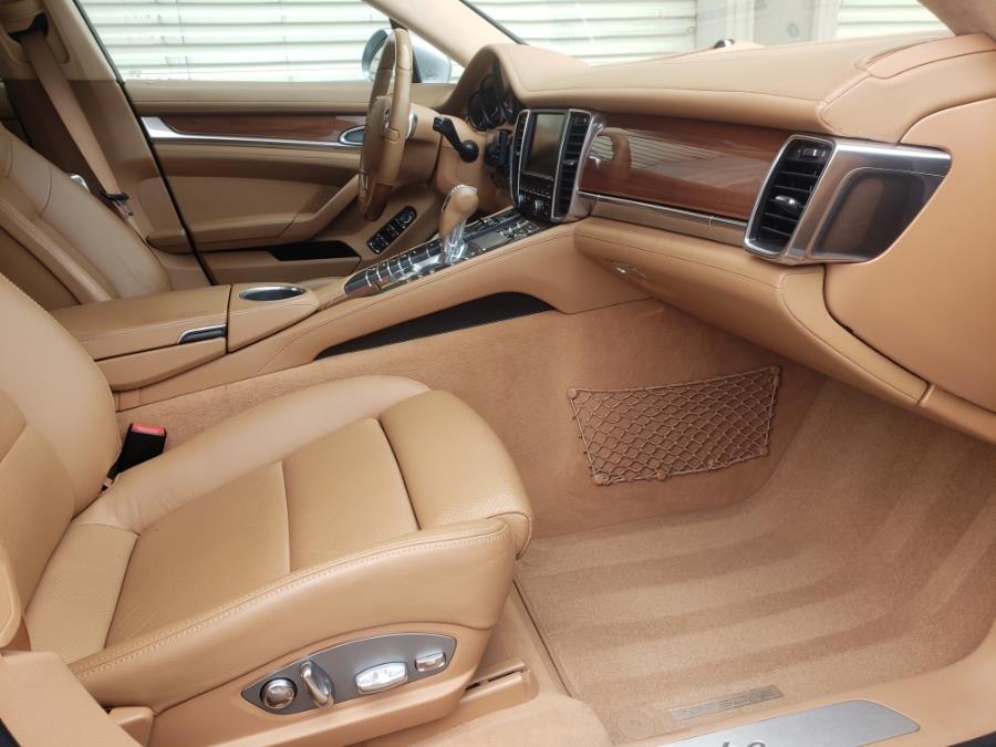 2011 Porsche Panamera Turbo photo