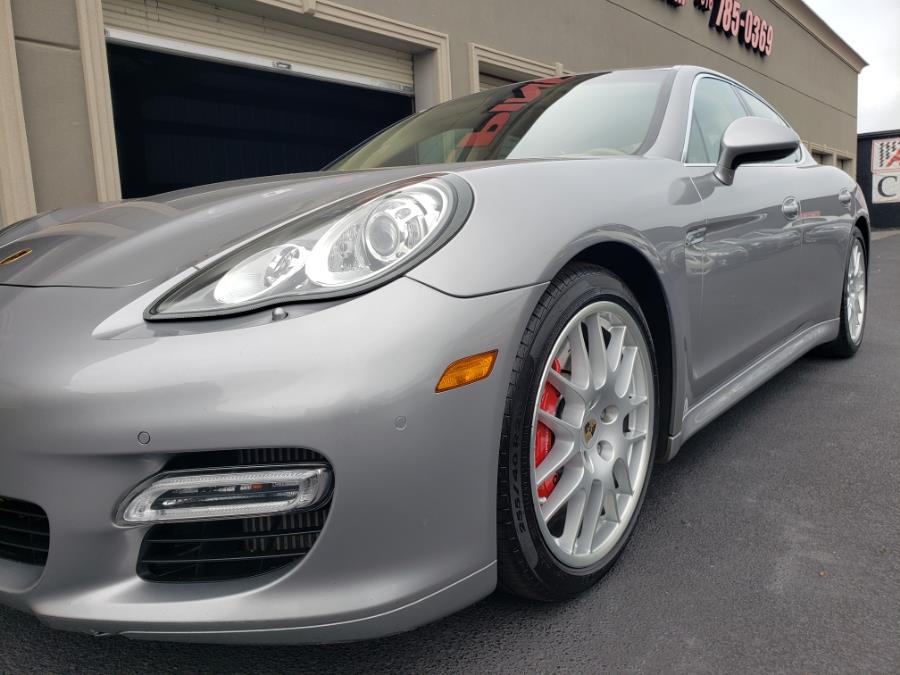 2011 Porsche Panamera Turbo photo