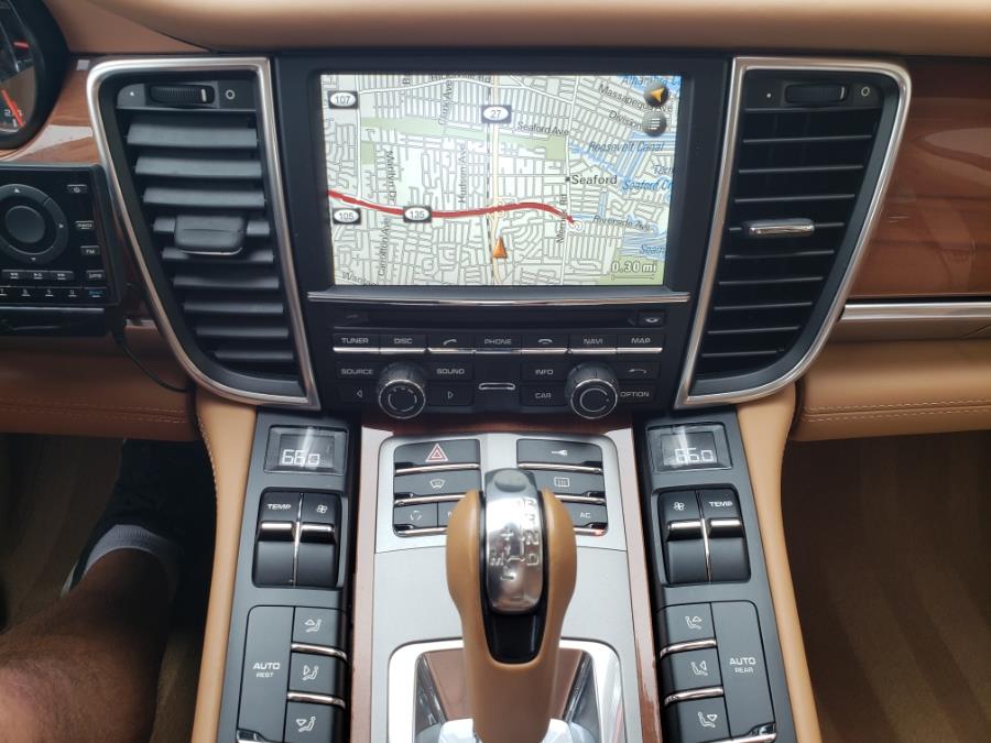 2011 Porsche Panamera Turbo photo