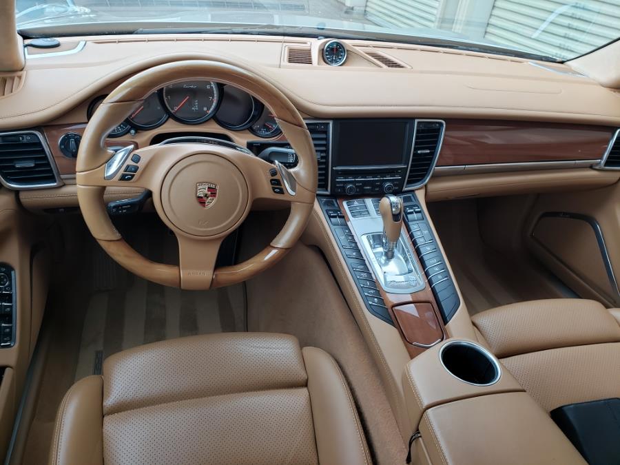 2011 Porsche Panamera Turbo photo