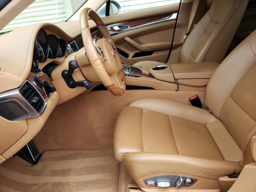 2011 Porsche Panamera Turbo photo
