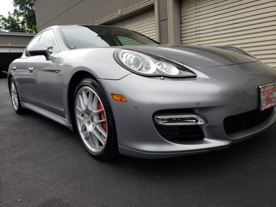 2011 Porsche Panamera Turbo photo