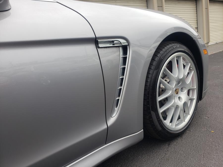 2011 Porsche Panamera Turbo photo