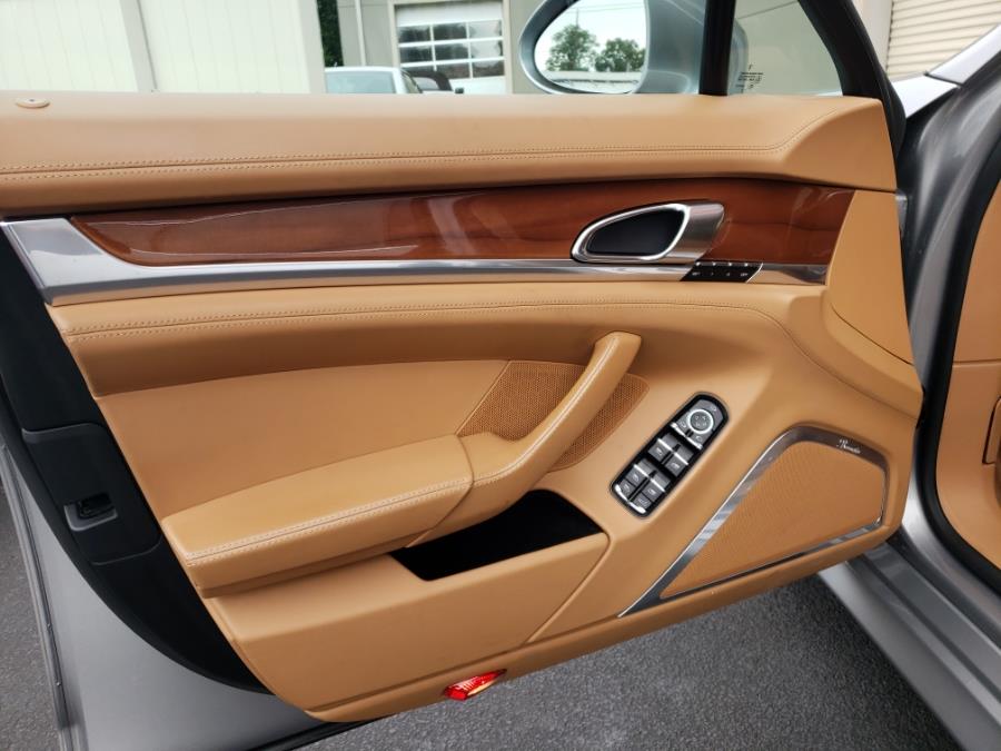 2011 Porsche Panamera Turbo photo