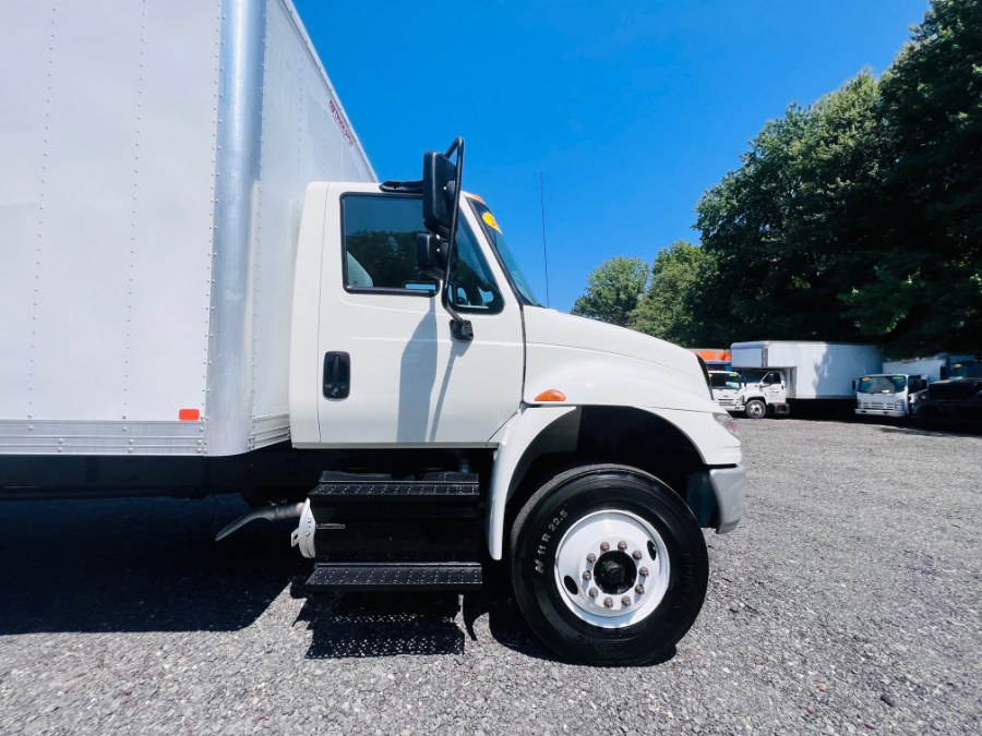 2018 International 4300 26 FEET DRY BOX  + CUMMINS  +  photo
