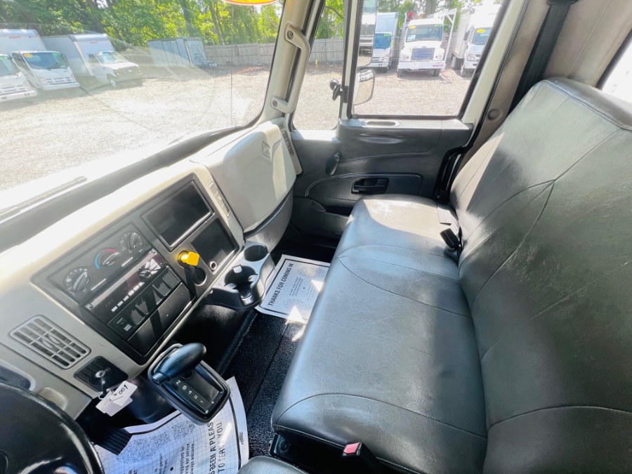 2018 International 4300 26 FEET DRY BOX  + CUMMINS  +  photo