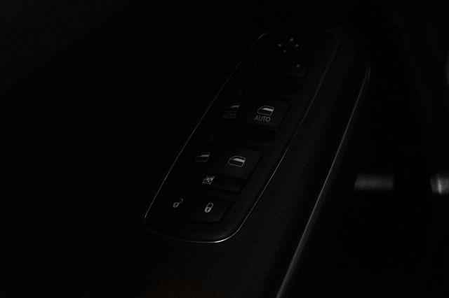 2018 Chrysler 300 Limited photo