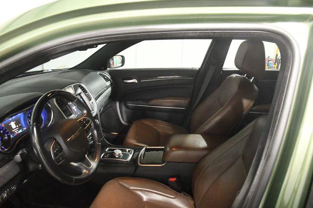 2018 Chrysler 300 Limited photo
