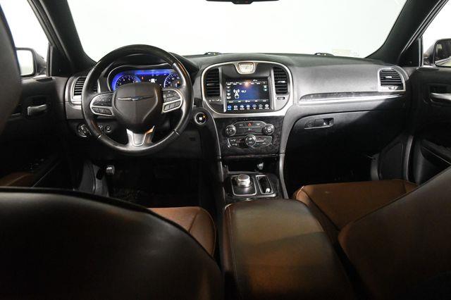 2018 Chrysler 300 Limited photo