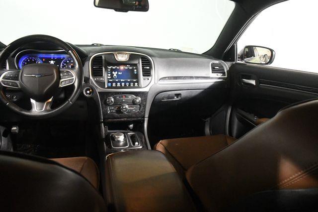 2018 Chrysler 300 Limited photo
