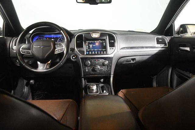 2018 Chrysler 300 Limited photo