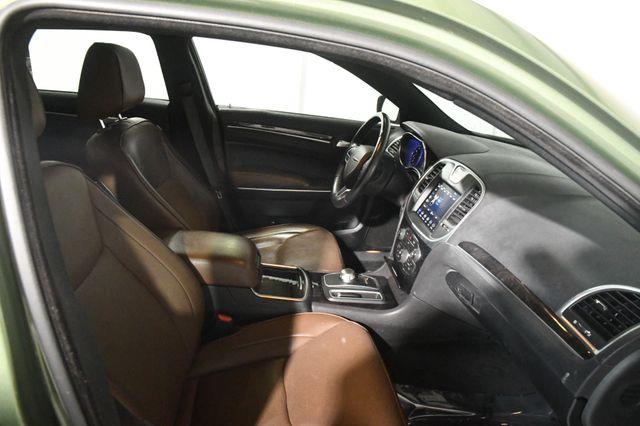 2018 Chrysler 300 Limited photo