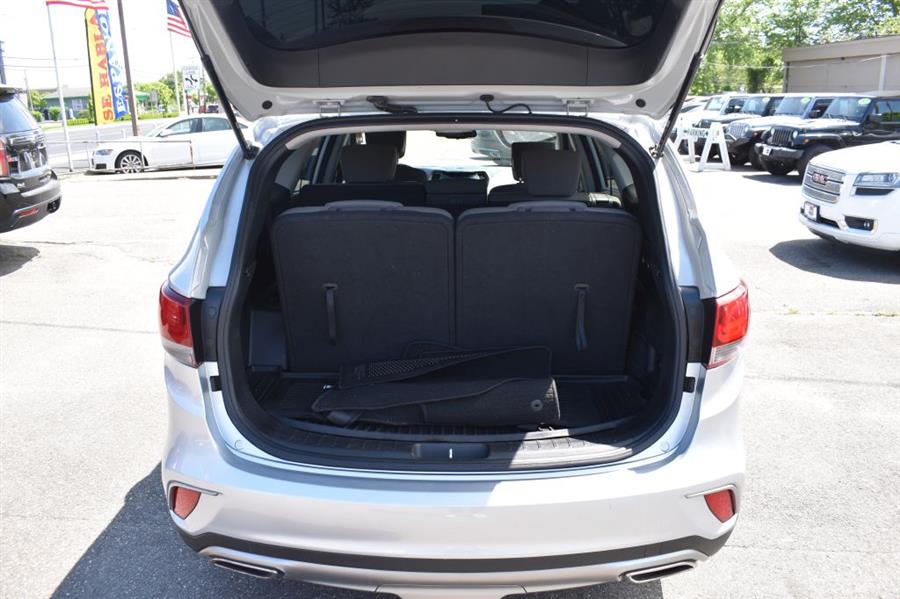 2018 Hyundai Santa Fe SE photo