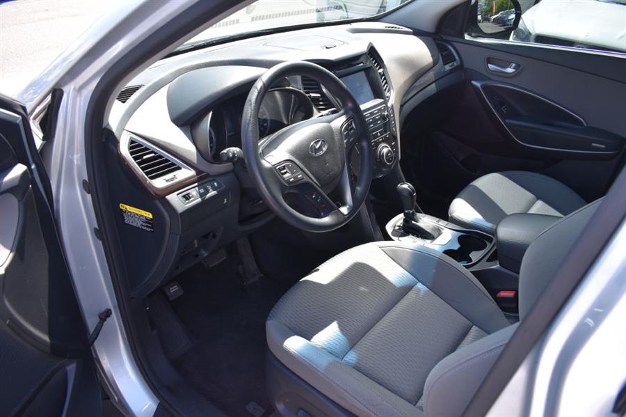 2018 Hyundai Santa Fe SE photo