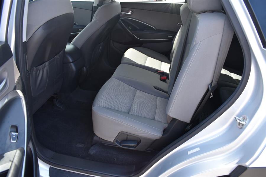 2018 Hyundai Santa Fe SE photo