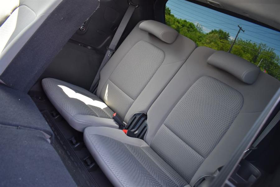 2018 Hyundai Santa Fe SE photo