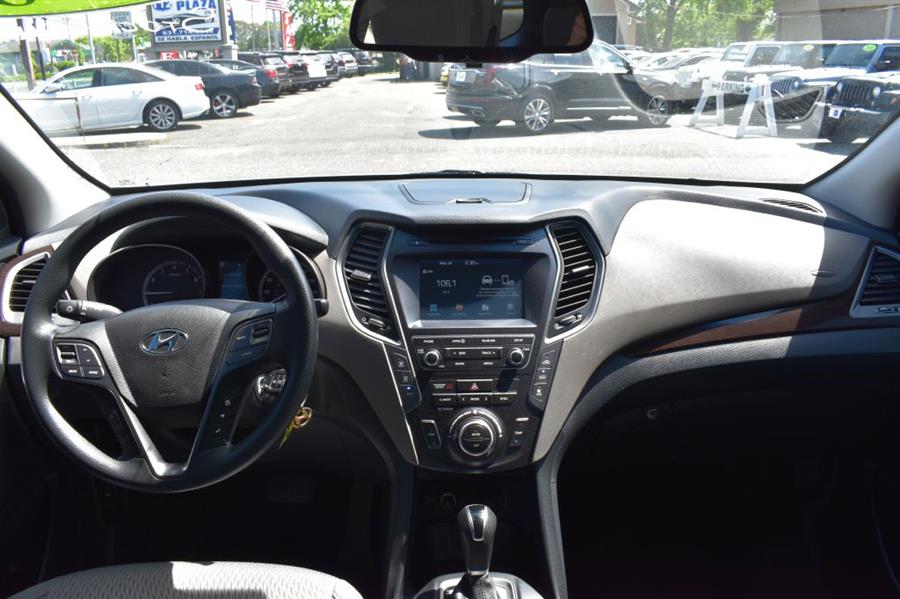 2018 Hyundai Santa Fe SE photo