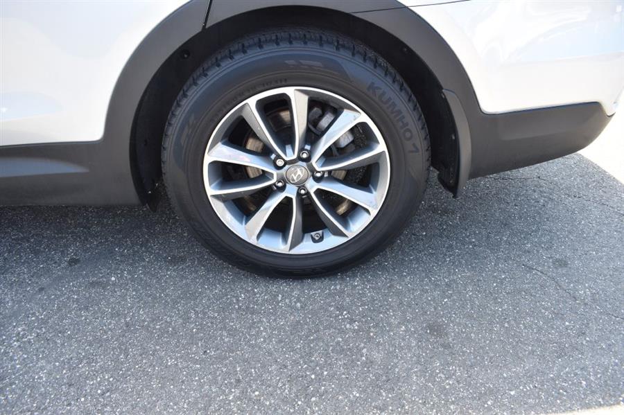 2018 Hyundai Santa Fe SE photo