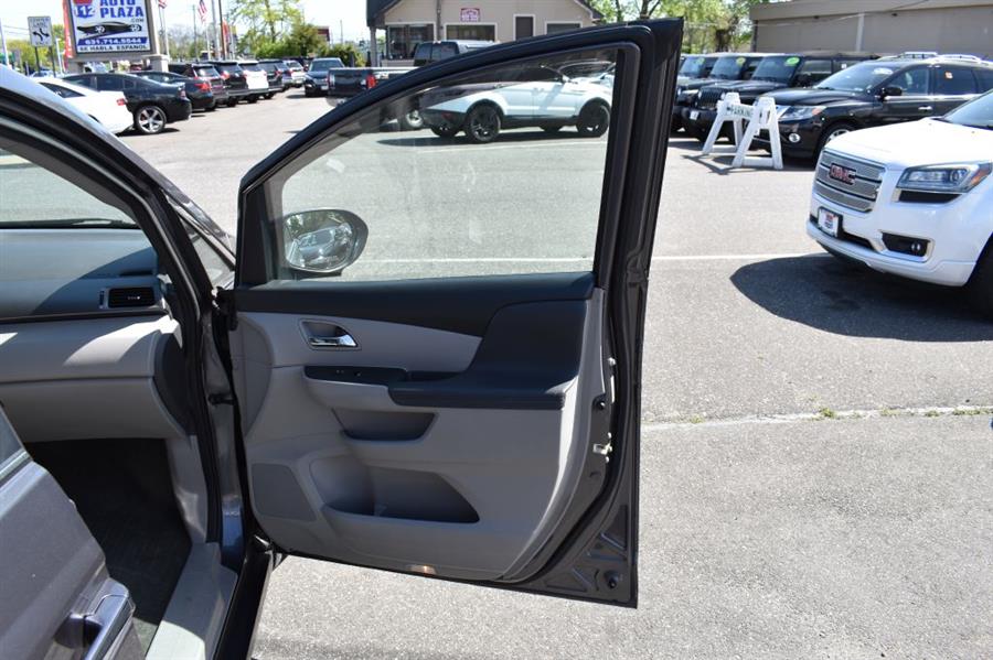 2017 Honda Odyssey SE photo