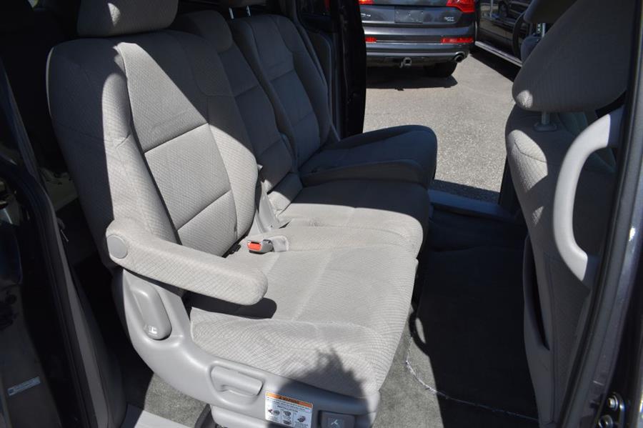 2017 Honda Odyssey SE photo