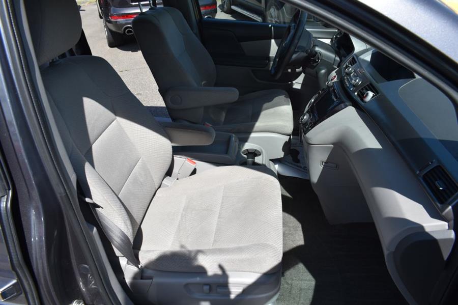 2017 Honda Odyssey SE photo