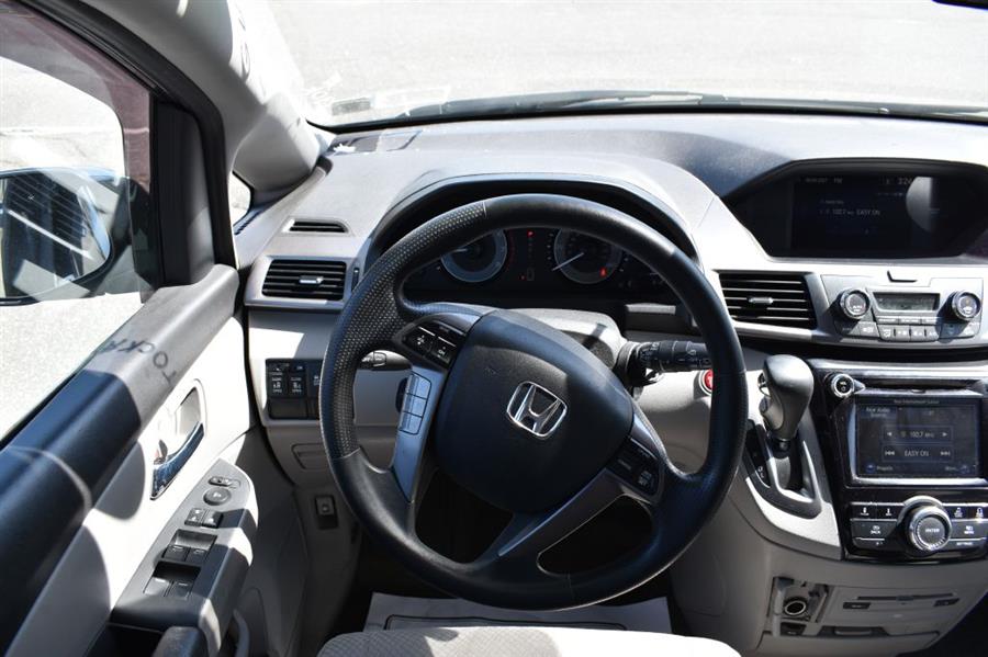 2017 Honda Odyssey SE photo