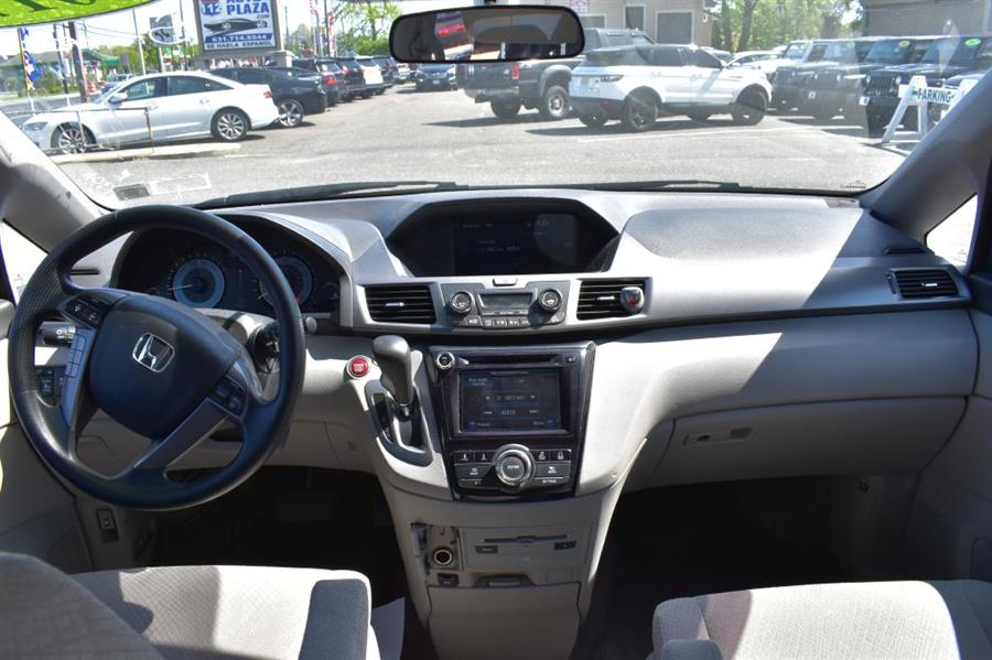 2017 Honda Odyssey SE photo