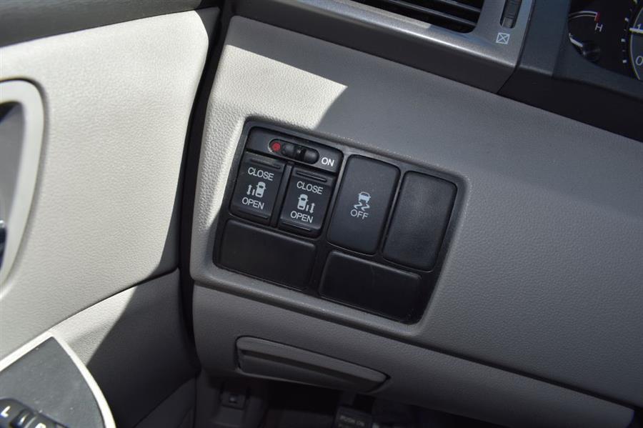 2017 Honda Odyssey SE photo